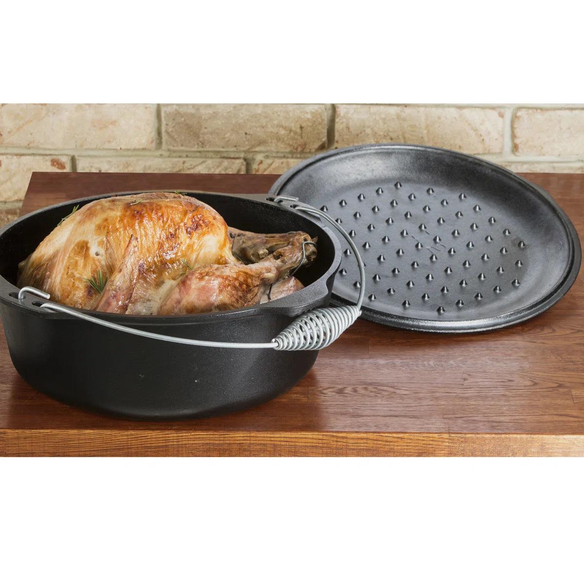 Cast Iron Dutch Oven With Bail Handle